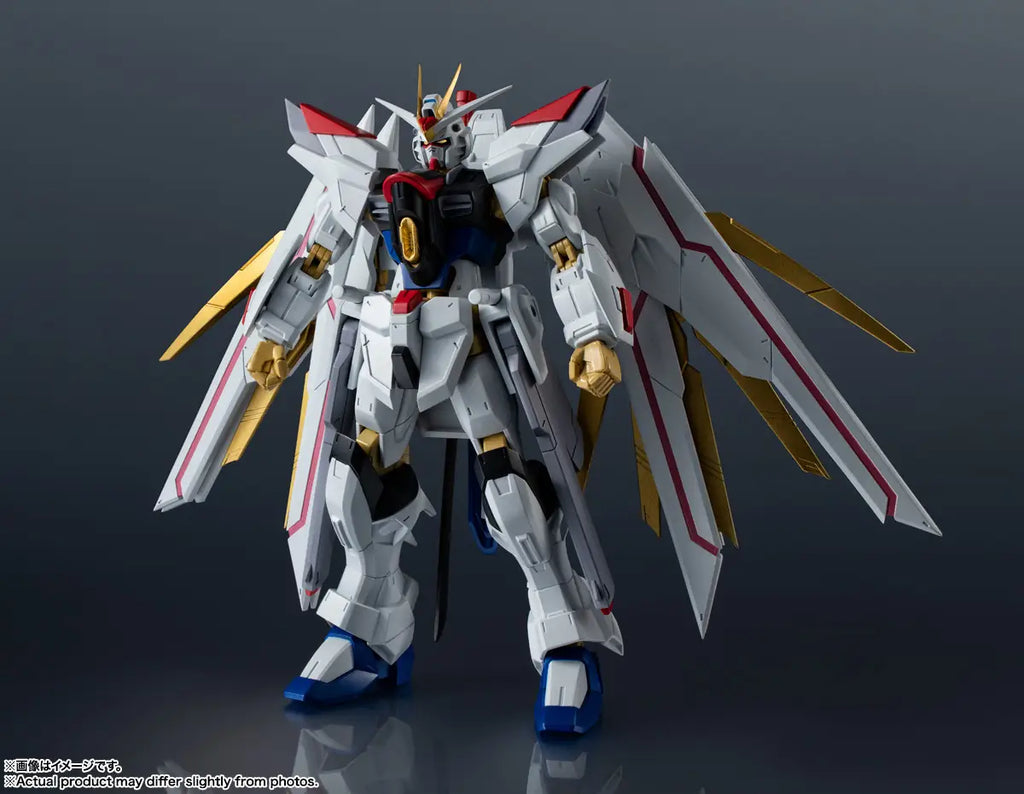 Figurine articulée Mighty Freedom Gundam avec sabre laser et accessoires