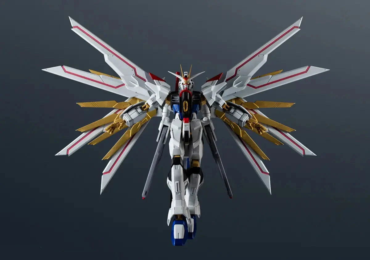 Figurine articulée Mighty Freedom Gundam avec sabre laser et accessoires