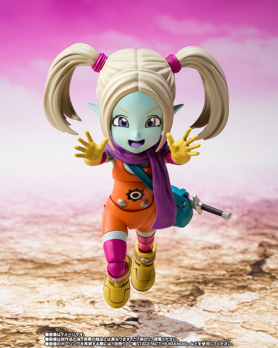 Figurine articulée Panzy avec écharpe amovible et accessoires sac