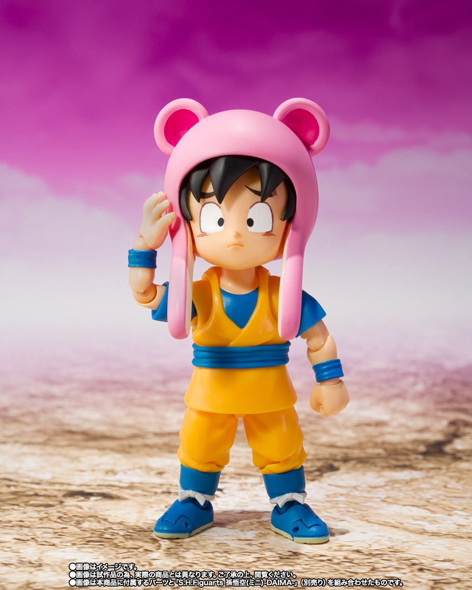 Figurine articulée Panzy avec écharpe amovible et accessoires sac