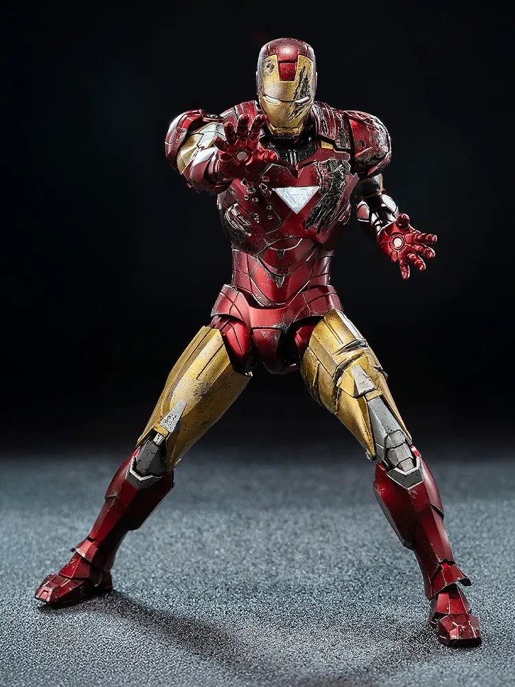 Figurine articulée Iron Man Battle Damage DLX à l'échelle 1/12