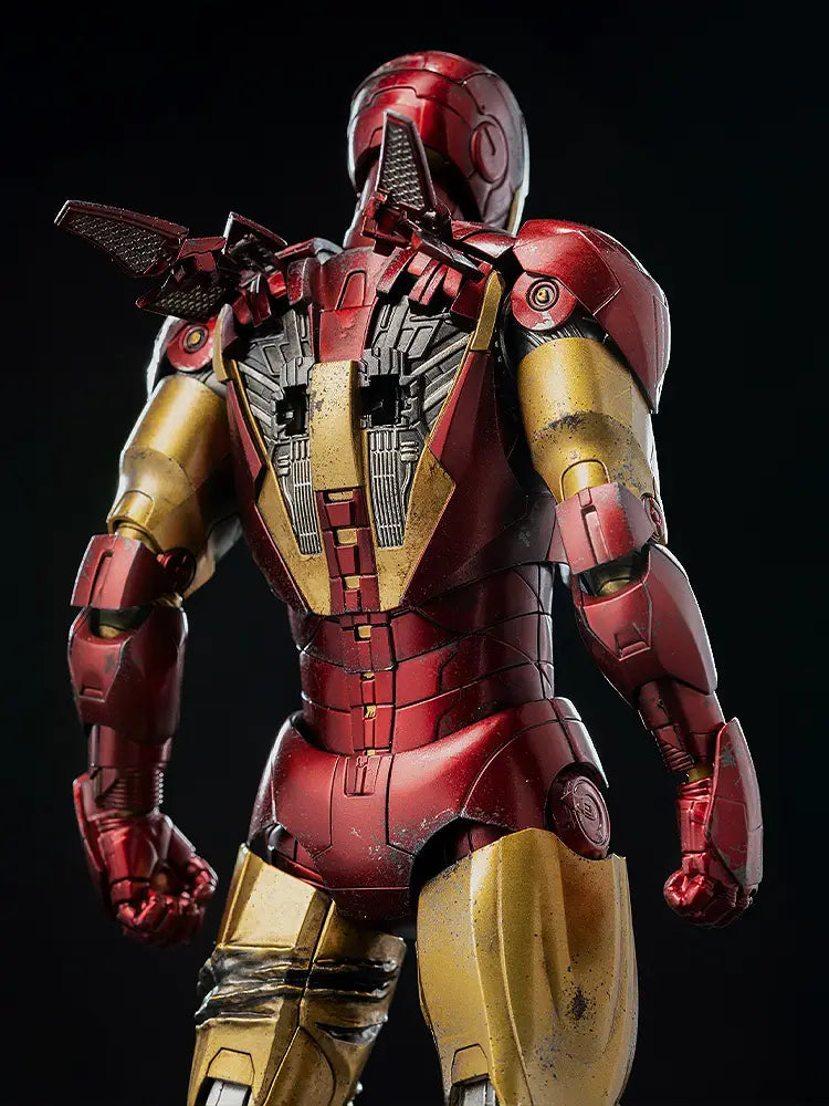 Figurine articulée Iron Man Battle Damage DLX à l'échelle 1/12