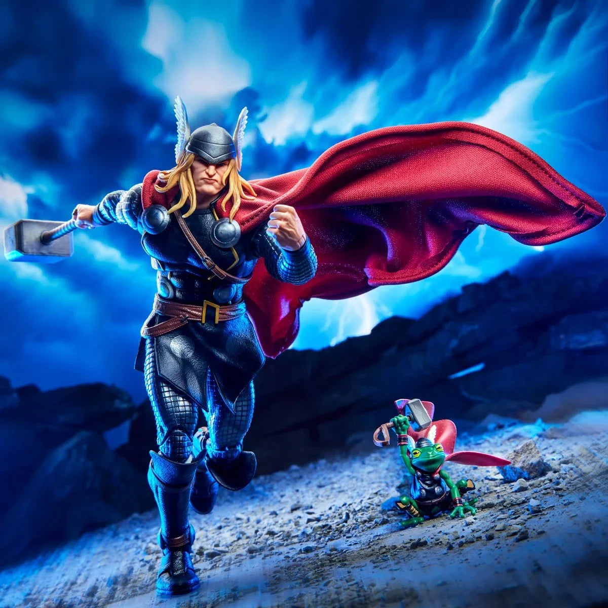 Figurine articulée Thor avec cape, Mjolnir, effets de foudre et accessoires