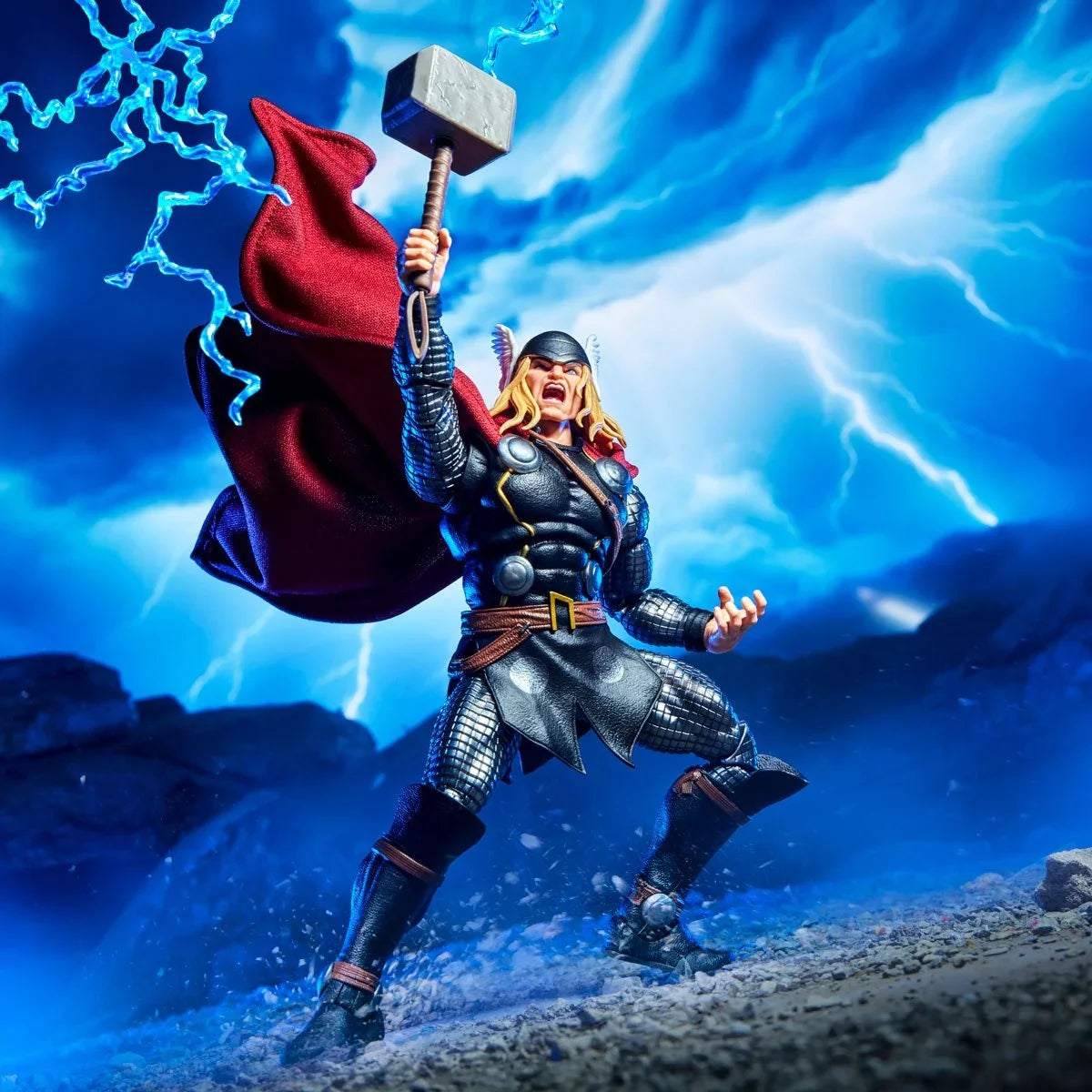 Figurine articulée Thor avec cape, Mjolnir, effets de foudre et accessoires