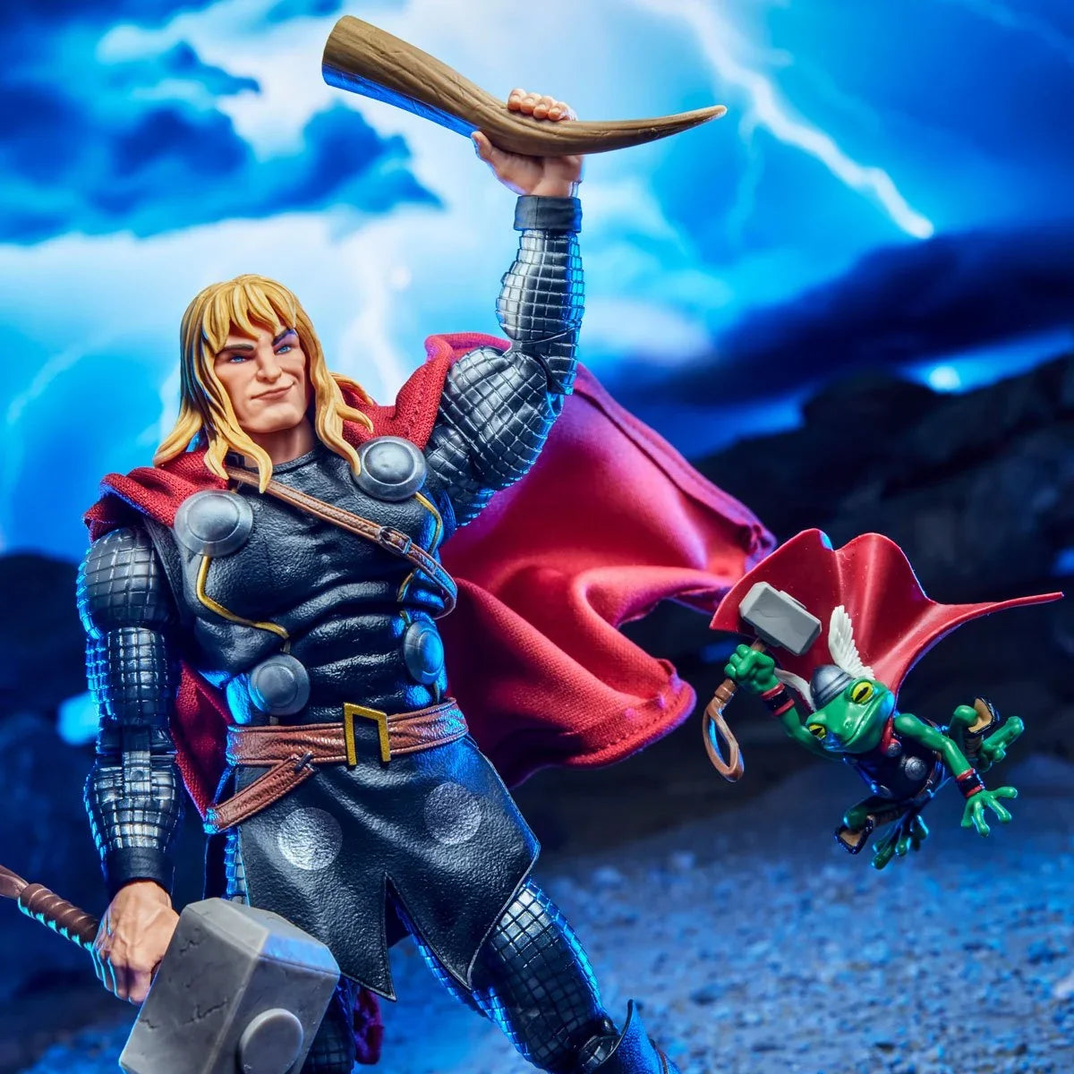 Figurine articulée Thor avec cape, Mjolnir, effets de foudre et accessoires